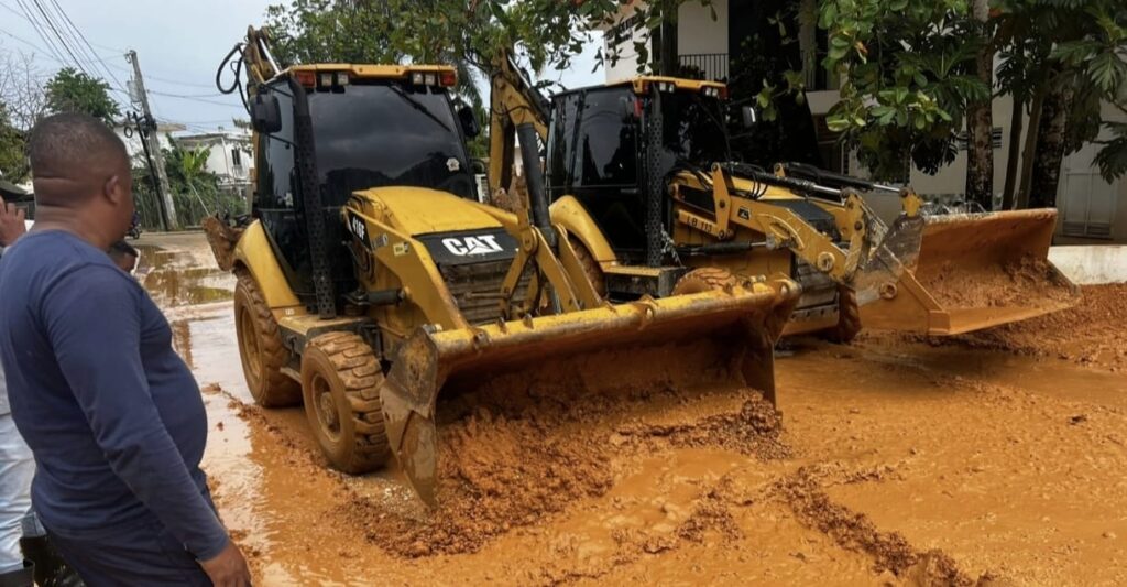 Autoridades gubernamentales de Samaná coordinan respuestas ante lluvias que afectaron a Las Terrenas | 2 | Autoridades gubernamentales de Samaná coordinan respuestas ante lluvias que afectaron a Las Terrenas - Noticias de hoy en República Dominicana | De Último Minuto