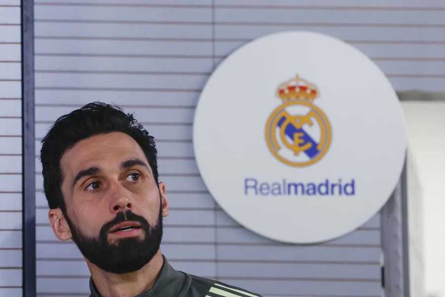 Arbeloa insta a la UEFA a actuar con firmeza ante presunto expediente legal de racismo contra Vinícius