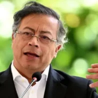Petro niega que haya "caos" en sistema de salud colombiano y atribuye la crisis a empresas