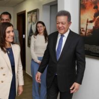 Embajadora de EEUU en RD visita al expresidente Leonel Fernández en la Fundación Global - Noticias de hoy en República Dominicana | De Último Minuto