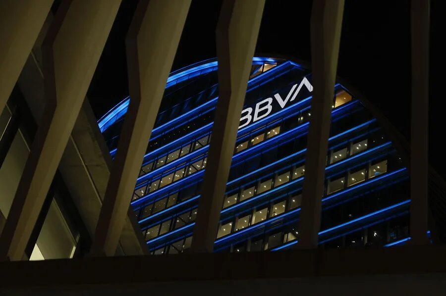 BBVA gana un 4,5 % más en 2025 y su beneficio supera por primera vez los 10.500 millones | 2 | BBVA gana un 4,5 % más en 2025 y su beneficio supera por primera vez los 10.500 millones - Noticias de hoy en República Dominicana | De Último Minuto