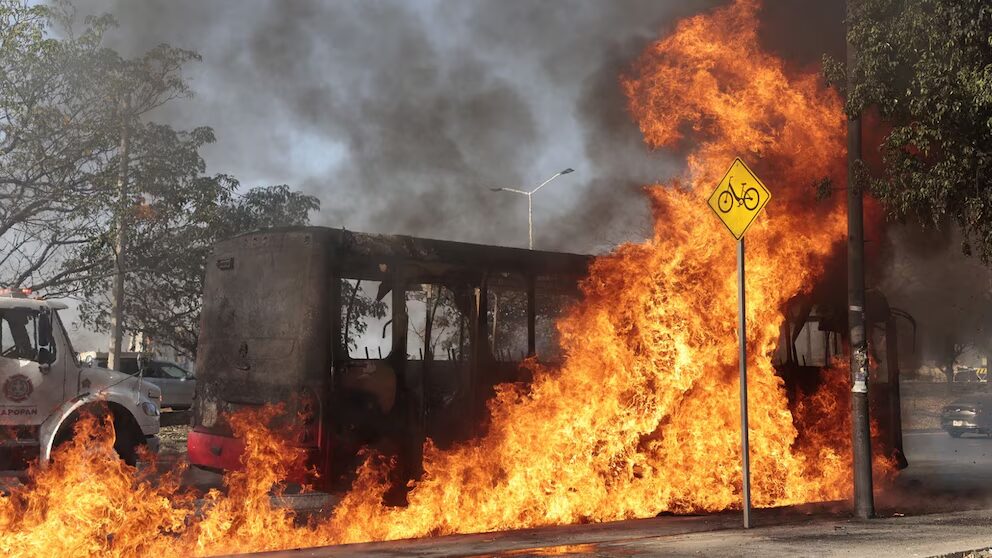 Ola de violencia sacude varios estados de México tras la muerte de “El Mencho” - Noticias de hoy en República Dominicana | De Último Minuto