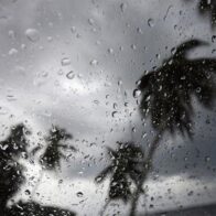 Cielo medio nublado y lluvias débiles a moderadas por remanentes frontales