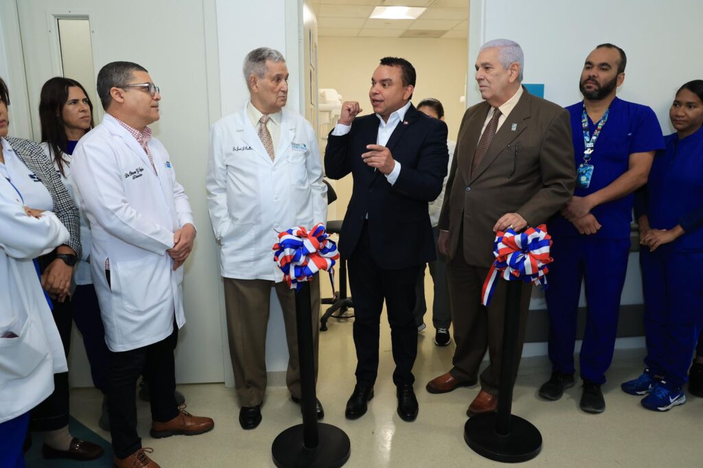 SNS entrega tomógrafos dentales y panorámicos en 8 hospitales - Noticias de hoy en República Dominicana | De Último Minuto