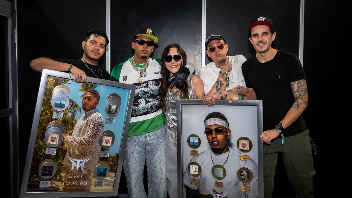 Myke Towers recibe múltiples discos de Diamante, Oro y Platino en México - Noticias de hoy en República Dominicana | De Último Minuto