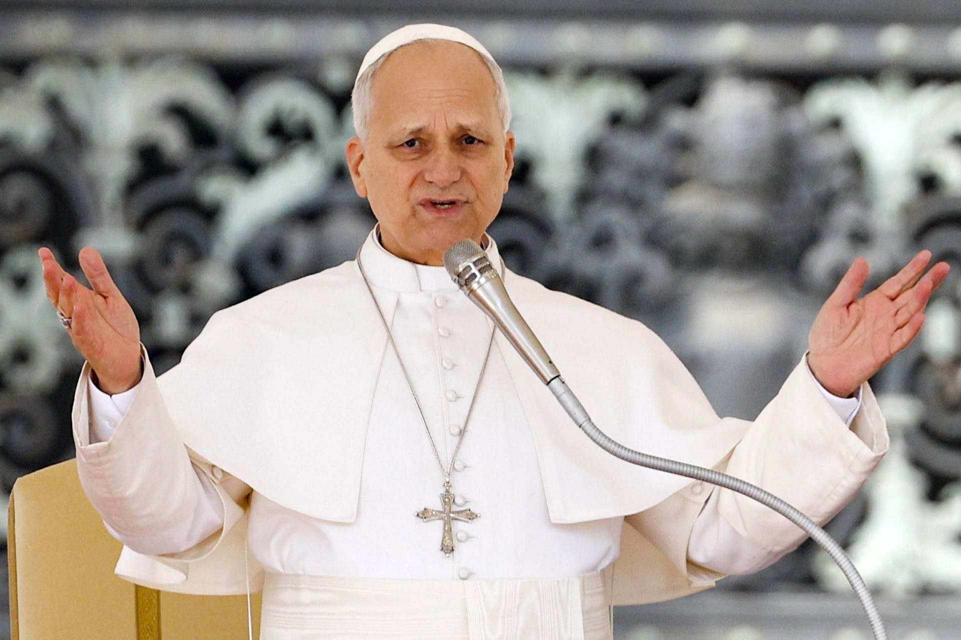León XIV implora la paz para el "mundo entero"