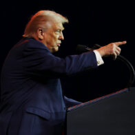 Trump amenaza con próxima "represalia" por ataque contra la Embajada de EE.UU. - Noticias de hoy en República Dominicana | De Último Minuto