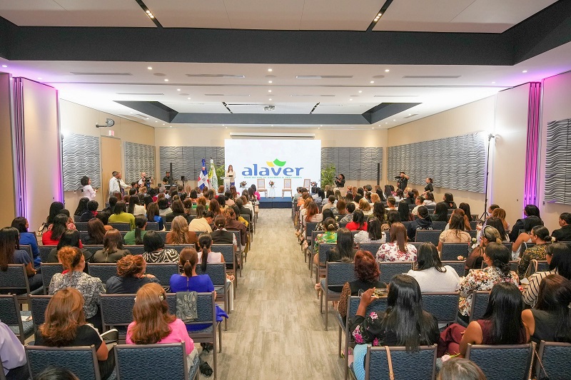 Alaver revela que el 52.98% de depositantes son mujeres | 2 | Alaver revela que el 52.98% de depositantes son mujeres - Noticias de hoy en República Dominicana | De Último Minuto