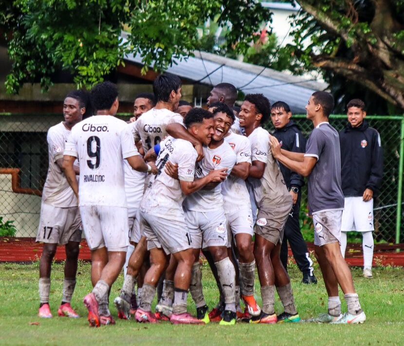 Cibao FC vence a Salcedo FC con gol de Kleimar Mosquera