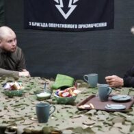 Sean Penn visita el frente en Ucrania con el exjefe de Zelenski, Andrí Yermak