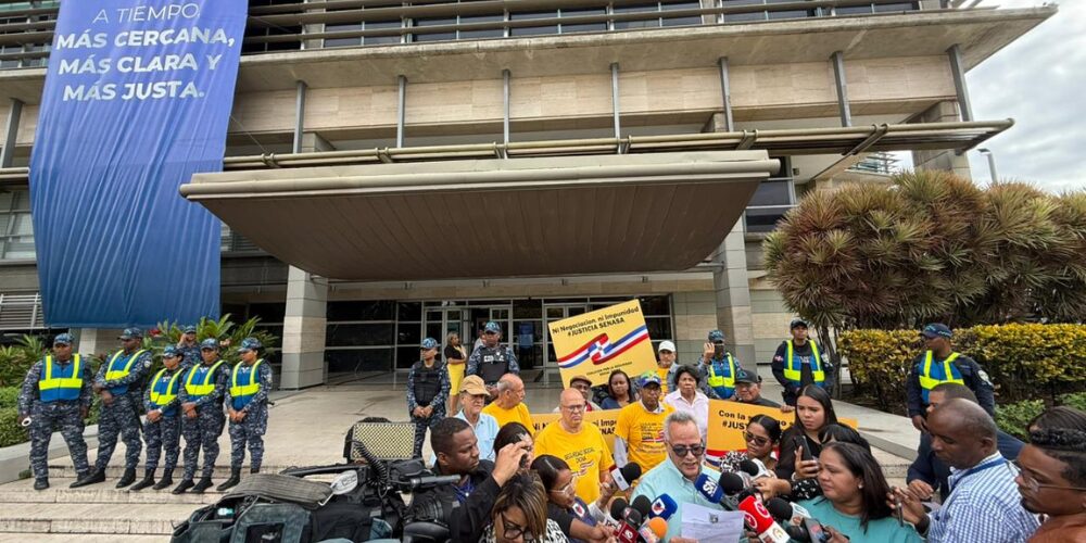 Coalición exige acelerar investigaciones por presunta corrupción en Senasa