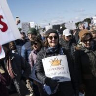 Comienzan las mayores protestas de ‘No Kings’ contra Trump
