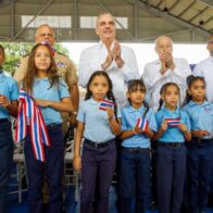 Abinader inaugura cancha techada en escuela de Licey al Medio con inversión de casi RD$30 millones