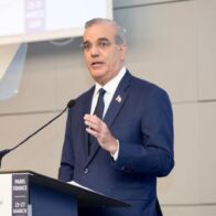 Abinader reafirma la integridad como eje estratégico del Estado en Foro Global Anticorrupción en París