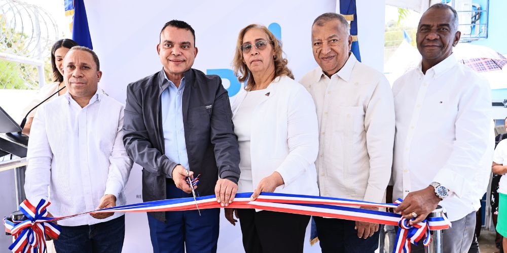 Director Ejecutivo del SNS, Dr. Julio Landrón, entrega tres CPN en San Cristóbal y Baní; fortalece servicios hospitalarios en el Este