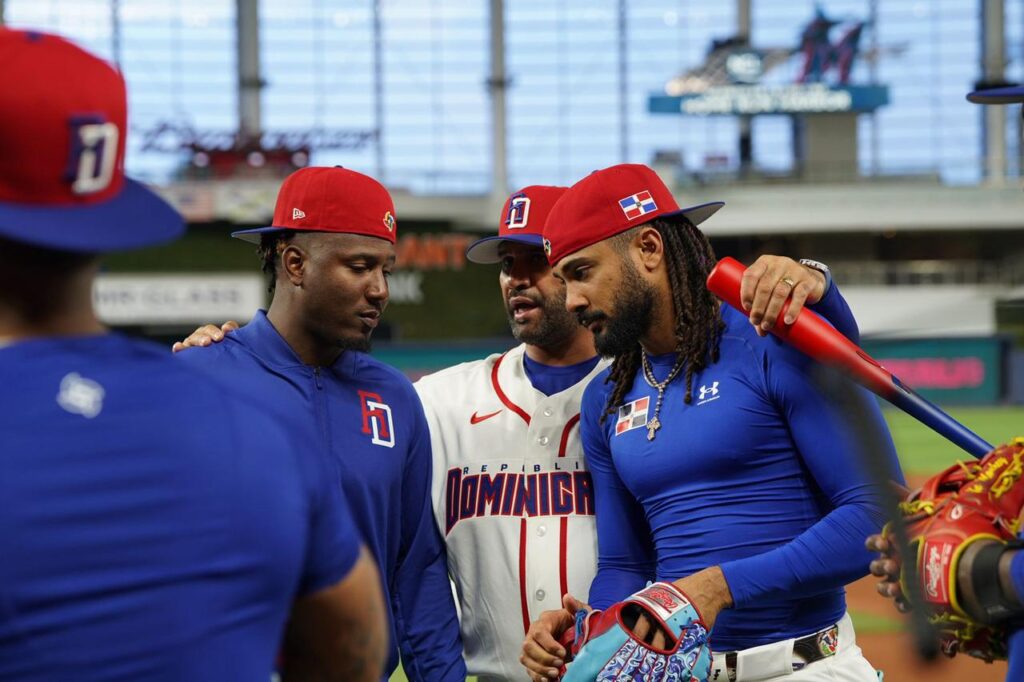 Selección dominicana realiza su primera práctica conjunta en Miami rumbo al Clásico Mundial de Béisbol | 2 | Selección dominicana realiza su primera práctica conjunta en Miami rumbo al Clásico Mundial de Béisbol - Noticias de hoy en República Dominicana | De Último Minuto