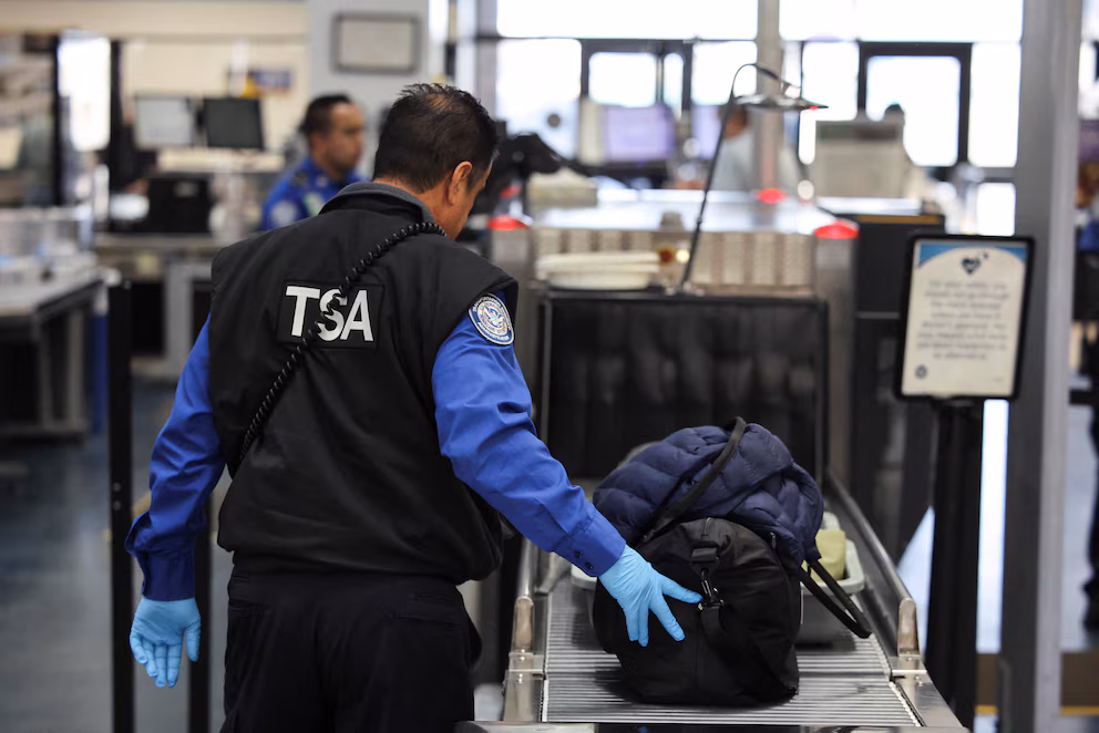 La Casa Blanca rechaza la oferta de Elon Musk para pagar salarios de empleados de la TSA | 3 | La Casa Blanca rechaza la oferta de Elon Musk para pagar salarios de empleados de la TSA - Noticias de hoy en República Dominicana | De Último Minuto