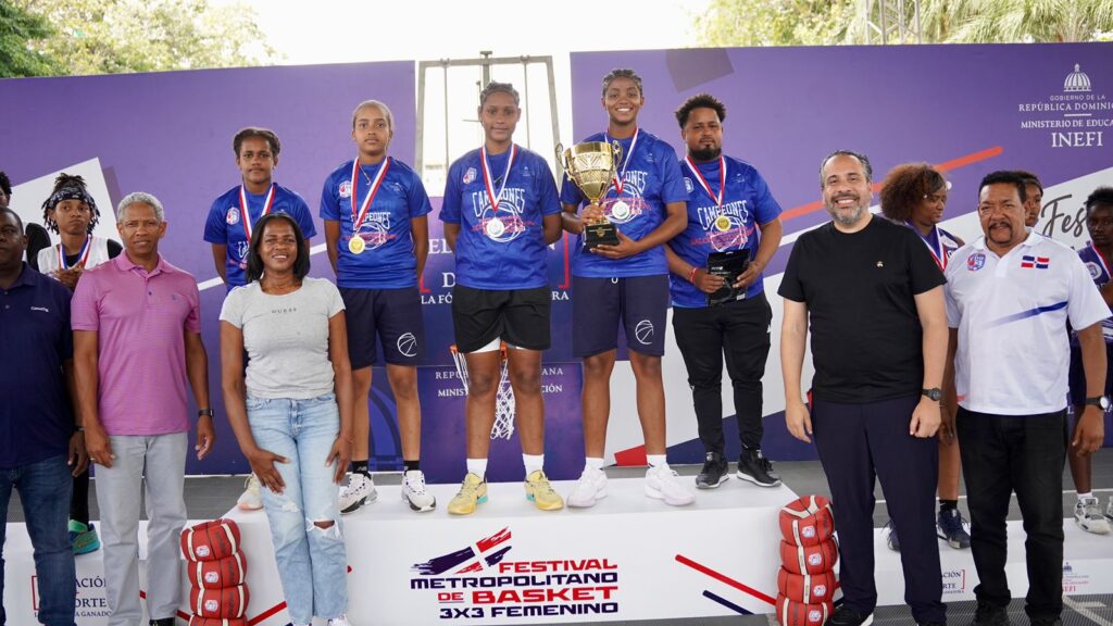 24 equipos de jóvenes protagonizan éxito del Festival de Baloncesto 3x3 Femenino INEFI 2026 - Noticias de hoy en República Dominicana | De Último Minuto