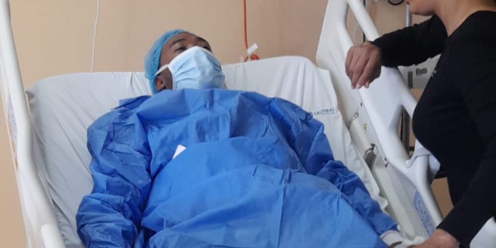 Joven ingresado por pérdida de visión solicita ayuda para cubrir gastos médicos