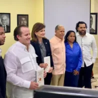 Raquel Peña recibe primer ejemplar del libro “Construcción social del territorio” - Noticias de hoy en República Dominicana | De Último Minuto