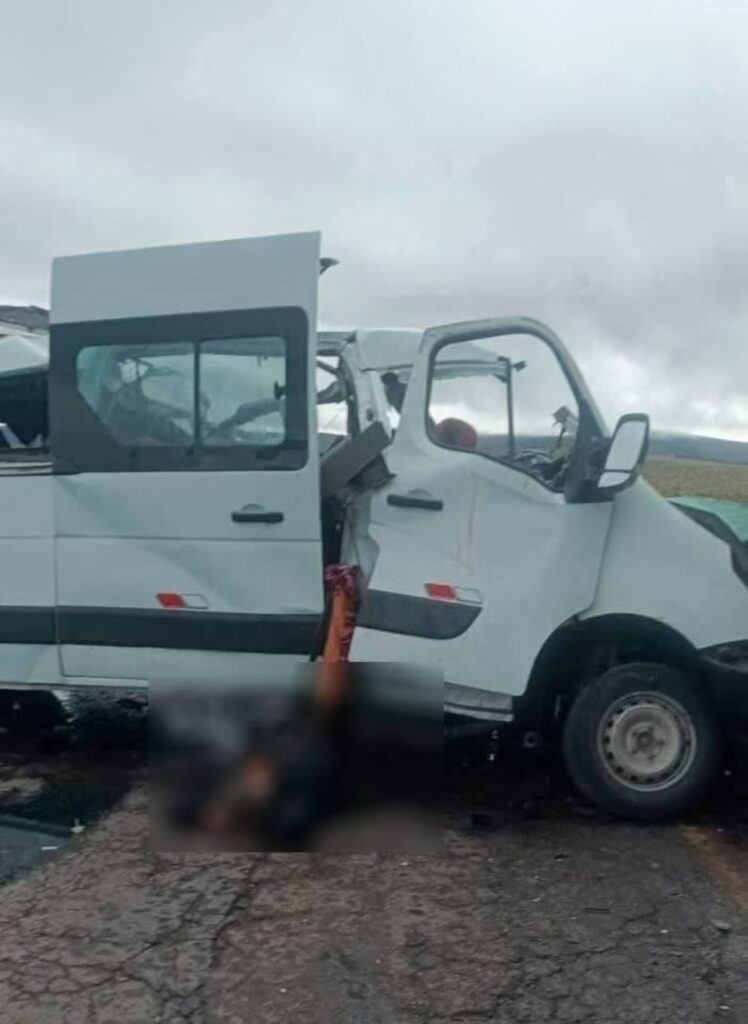 Perú: Trágico accidente en Imata deja 13 fallecidos tras violento impacto entre miniván y camión de carga - Noticias de hoy en República Dominicana | De Último Minuto