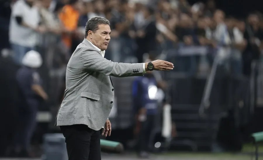 Vanderlei Luxemburgo es ingresado en UCI por infección pulmonar en Brasil