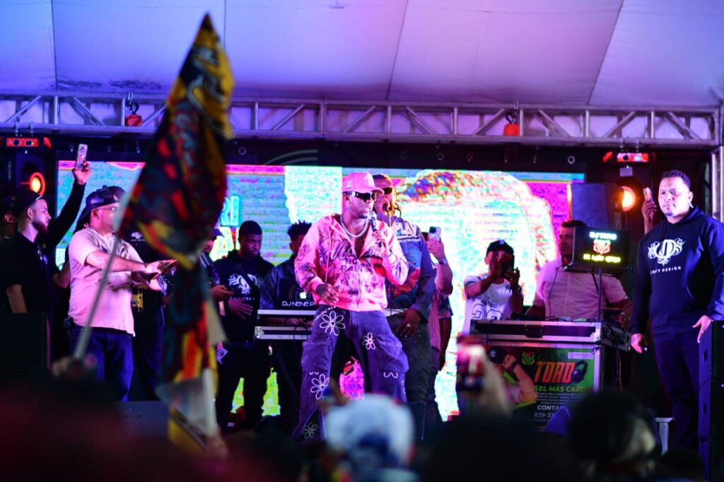 Festituricarnaval reúne a más de 375 mil personas en sus primeros conciertos de pura dominicanidad | 4 | Festituricarnaval reúne a más de 375 mil personas en sus primeros conciertos de pura dominicanidad - Noticias de hoy en República Dominicana | De Último Minuto