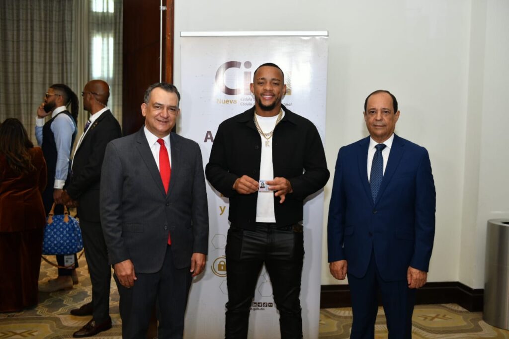 JCE entrega nueva cédula a integrantes de la selección dominicana del Clásico Mundial de Béisbol 2026 | 9 | JCE entrega nueva cédula a integrantes de la selección dominicana del Clásico Mundial de Béisbol 2026 - Noticias de hoy en República Dominicana | De Último Minuto