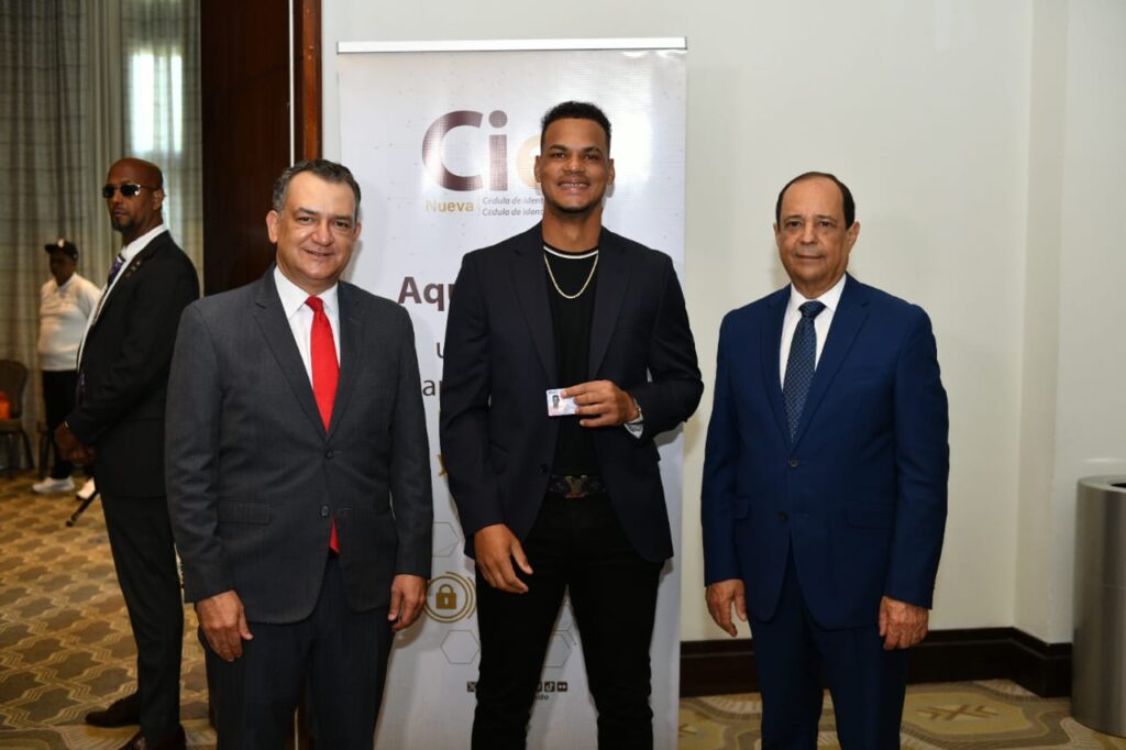 JCE entrega nueva cédula a integrantes de la selección dominicana del Clásico Mundial de Béisbol 2026 | 8 | JCE entrega nueva cédula a integrantes de la selección dominicana del Clásico Mundial de Béisbol 2026 - Noticias de hoy en República Dominicana | De Último Minuto