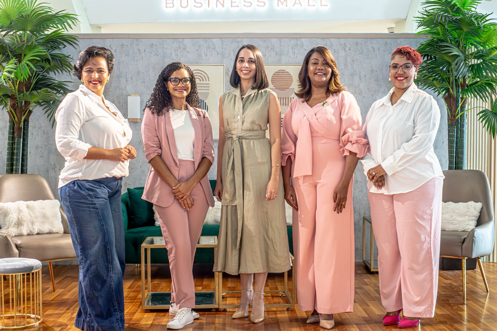 Salud mental y liderazgo femenino centran panel “Ser Mujer Hoy”