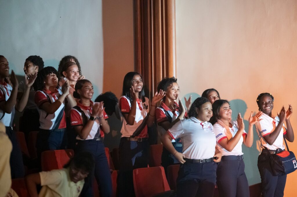 Teatro Rodante de Bellas Artes dio inicio al Mes del Teatro con una brillante puesta en escena de “Aquí a la sombra, Salomé” | 2 | Teatro Rodante de Bellas Artes dio inicio al Mes del Teatro con una brillante puesta en escena de “Aquí a la sombra, Salomé” - Noticias de hoy en República Dominicana | De Último Minuto