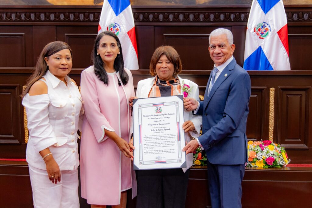 Ricardo de los Santos, Lía Díaz y Brenda Ogando reconocen mujer azuana | 5 | Ricardo de los Santos, Lía Díaz y Brenda Ogando reconocen mujer azuana - Noticias de hoy en República Dominicana | De Último Minuto