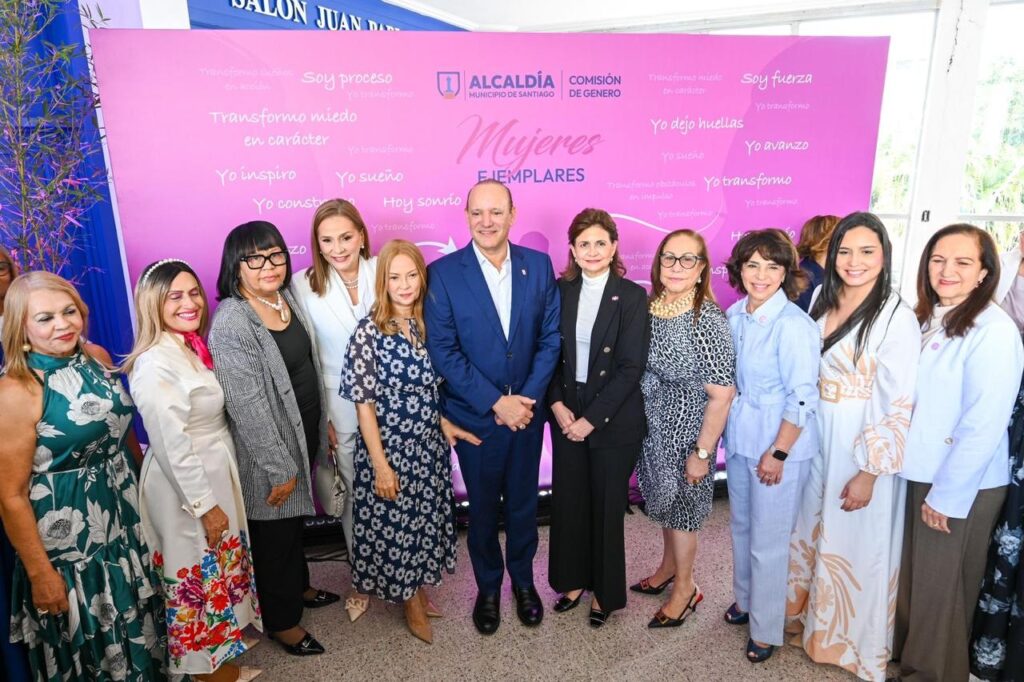 Santiago reconoce a 25 Mujeres Ejemplares junto a Raquel Peña | 4 | Santiago reconoce a 25 Mujeres Ejemplares junto a Raquel Peña - Noticias de hoy en República Dominicana | De Último Minuto