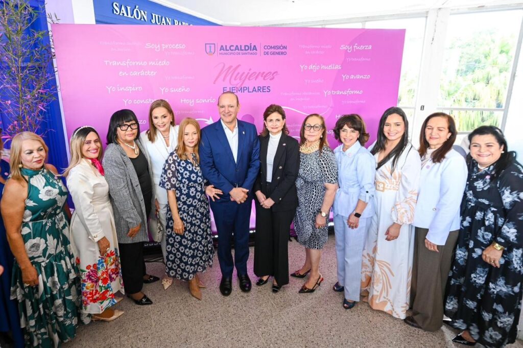 Santiago reconoce a 25 Mujeres Ejemplares junto a Raquel Peña | 2 | Santiago reconoce a 25 Mujeres Ejemplares junto a Raquel Peña - Noticias de hoy en República Dominicana | De Último Minuto