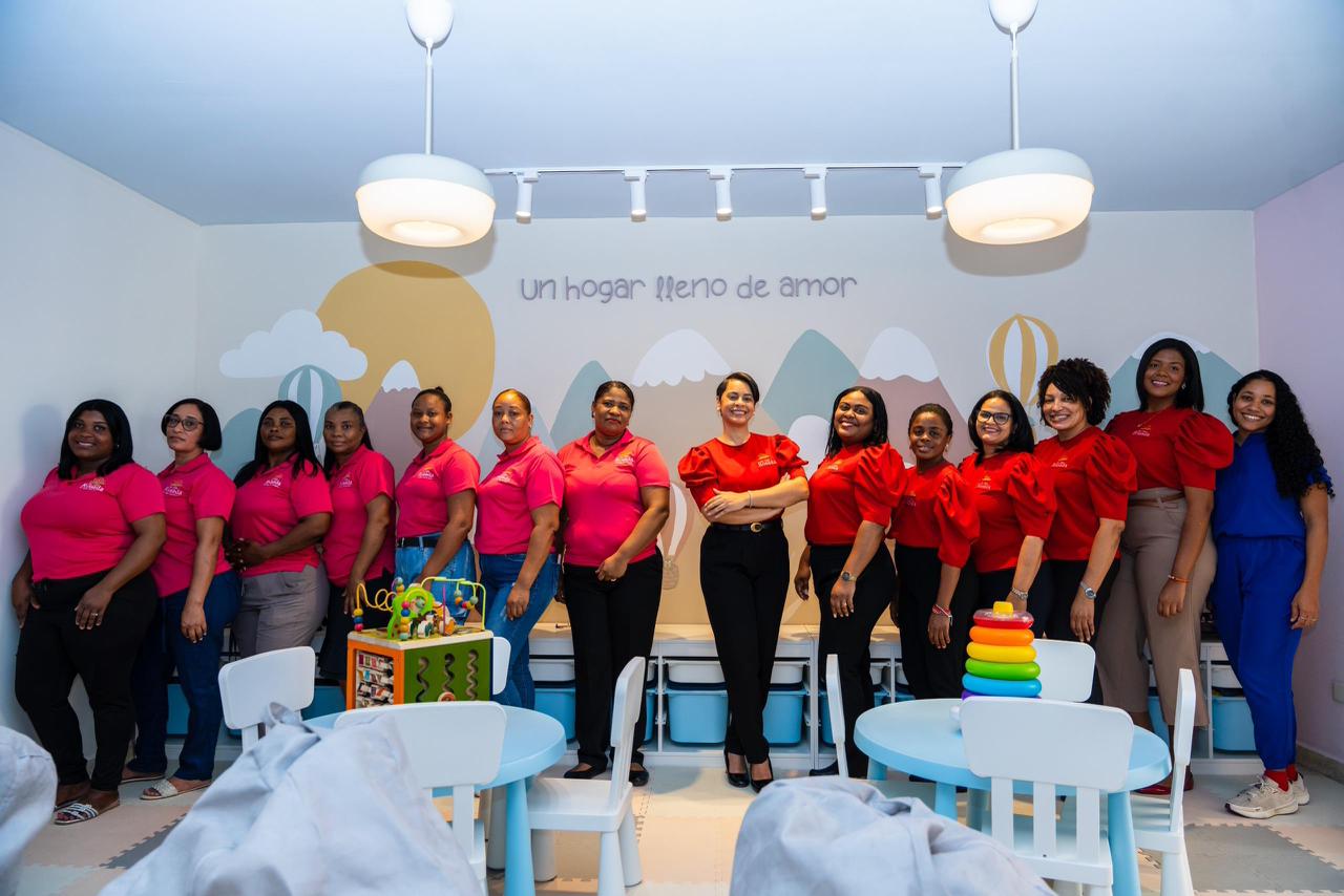 Fuerza femenina y esperanza: la labor de mujeres que cuidan a niños con VIH en La Casa Rosada - Noticias de hoy en República Dominicana | De Último Minuto