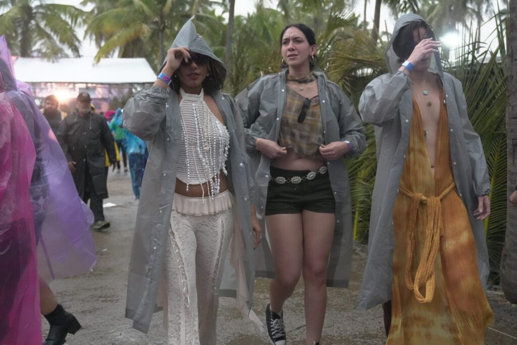 A pesar de la lluvia, la moda se impuso en el festival Isle of Light 2026 | 10 | A pesar de la lluvia, la moda se impuso en el festival Isle of Light 2026 - Noticias de hoy en República Dominicana | De Último Minuto