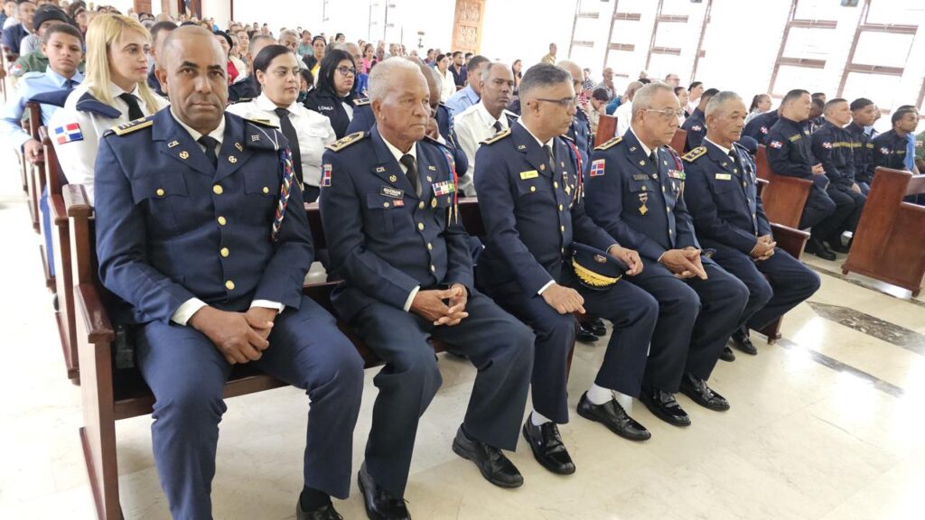 Cuerpo de Bomberos de Bonao celebra su día con misa, reconocimientos y ascensos | 3 | Cuerpo de Bomberos de Bonao celebra su día con misa, reconocimientos y ascensos - Noticias de hoy en República Dominicana | De Último Minuto