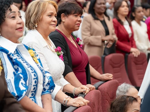 Senado reconoce a 32 dominicanas en el acto “Huellas de Futuro: Mujeres que Construyen Nación” | 4 | Senado reconoce a 32 dominicanas en el acto “Huellas de Futuro: Mujeres que Construyen Nación” - Noticias de hoy en República Dominicana | De Último Minuto