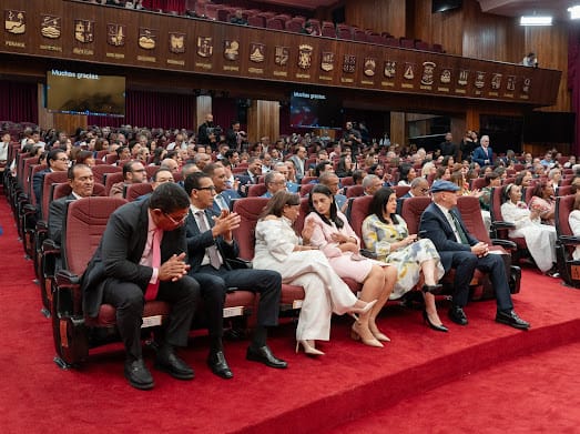 Senado reconoce a 32 dominicanas en el acto “Huellas de Futuro: Mujeres que Construyen Nación” | 2 | Senado reconoce a 32 dominicanas en el acto “Huellas de Futuro: Mujeres que Construyen Nación” - Noticias de hoy en República Dominicana | De Último Minuto