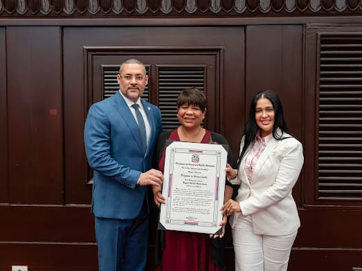 Senado reconoce a 32 dominicanas en el acto “Huellas de Futuro: Mujeres que Construyen Nación” | 3 | Senado reconoce a 32 dominicanas en el acto “Huellas de Futuro: Mujeres que Construyen Nación” - Noticias de hoy en República Dominicana | De Último Minuto