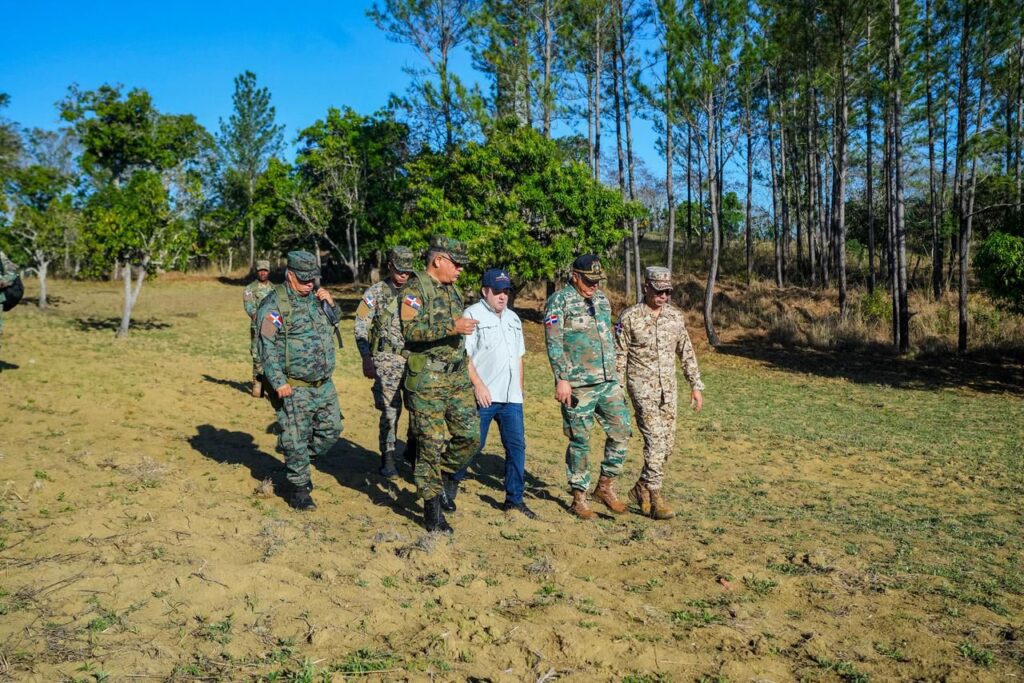 Autoridades realizan recorrido fronterizo en zona norte para fortalecer seguridad y desarrollo comunitario | 4 | Autoridades realizan recorrido fronterizo en zona norte para fortalecer seguridad y desarrollo comunitario - Noticias de hoy en República Dominicana | De Último Minuto