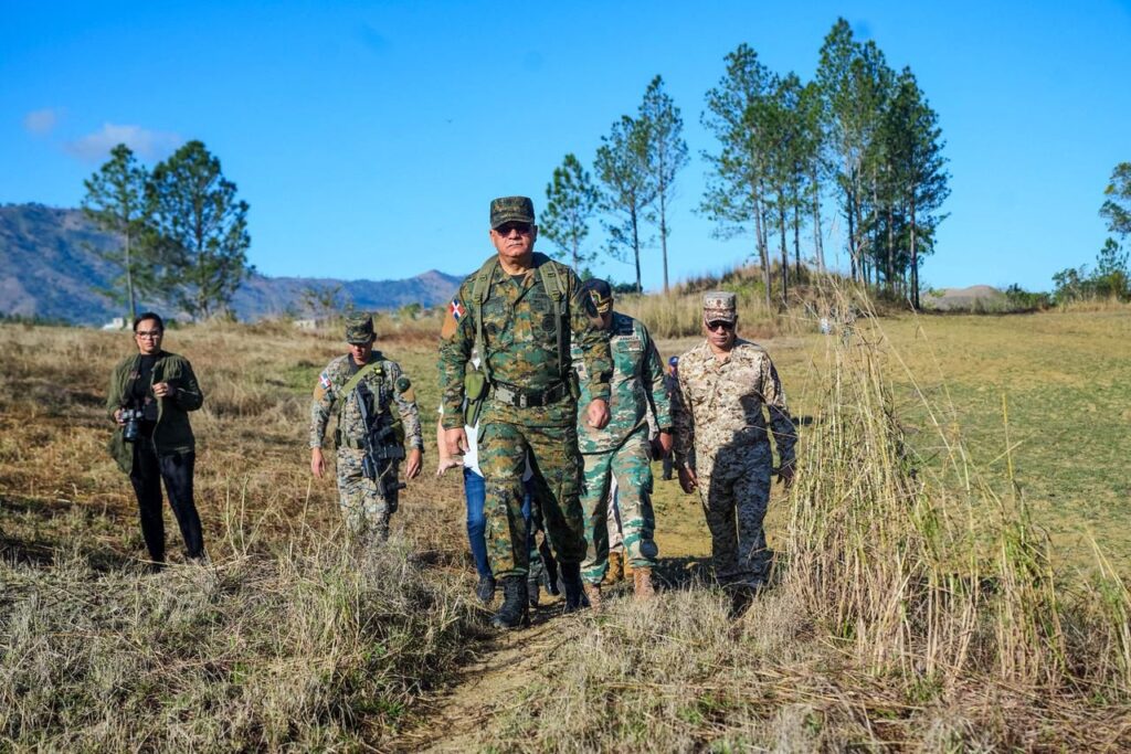 Autoridades realizan recorrido fronterizo en zona norte para fortalecer seguridad y desarrollo comunitario | 2 | Autoridades realizan recorrido fronterizo en zona norte para fortalecer seguridad y desarrollo comunitario - Noticias de hoy en República Dominicana | De Último Minuto