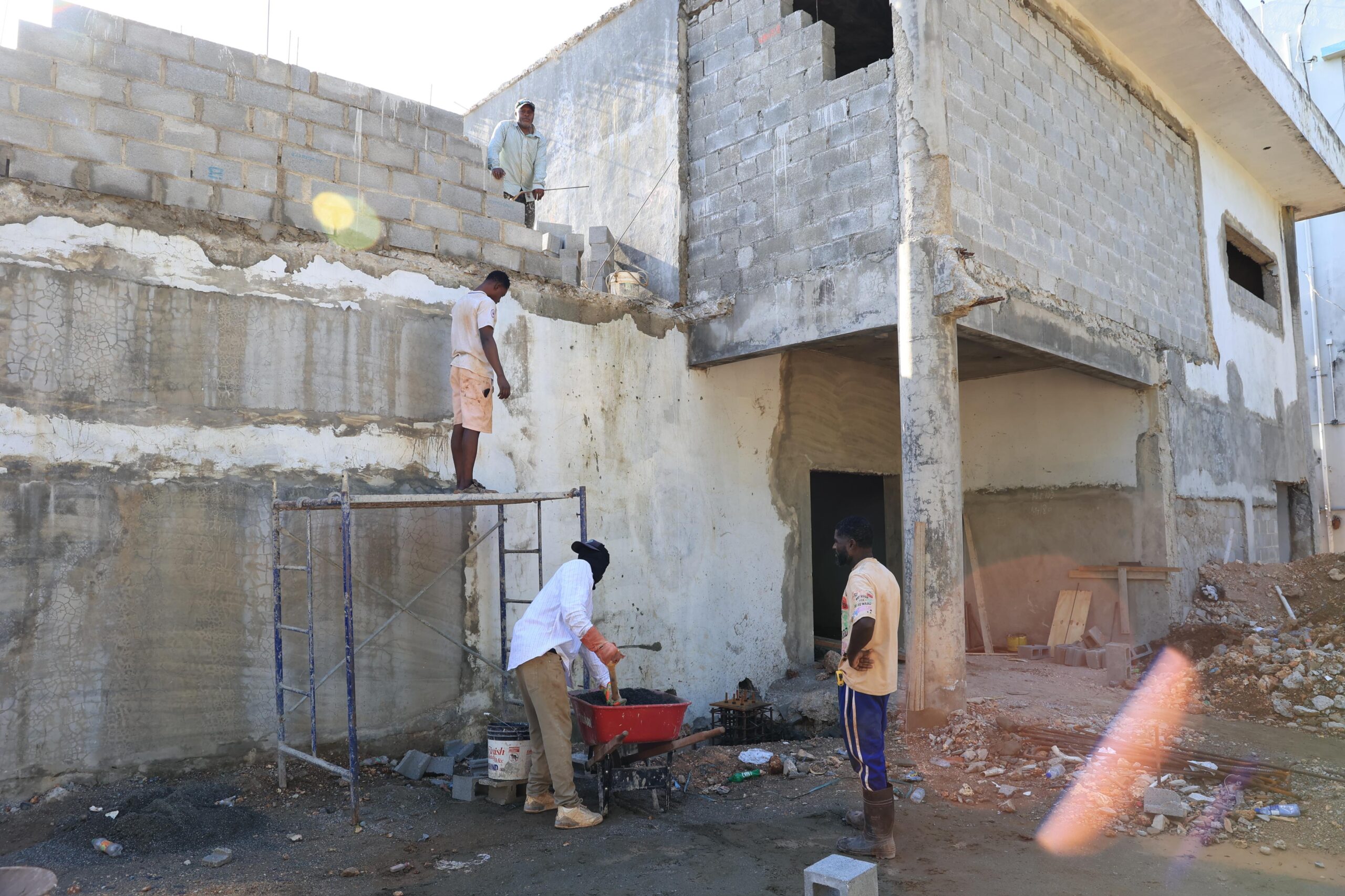 SNS supervisa construcción de Unidad de Quemados Pediátrica del Robert Reid
