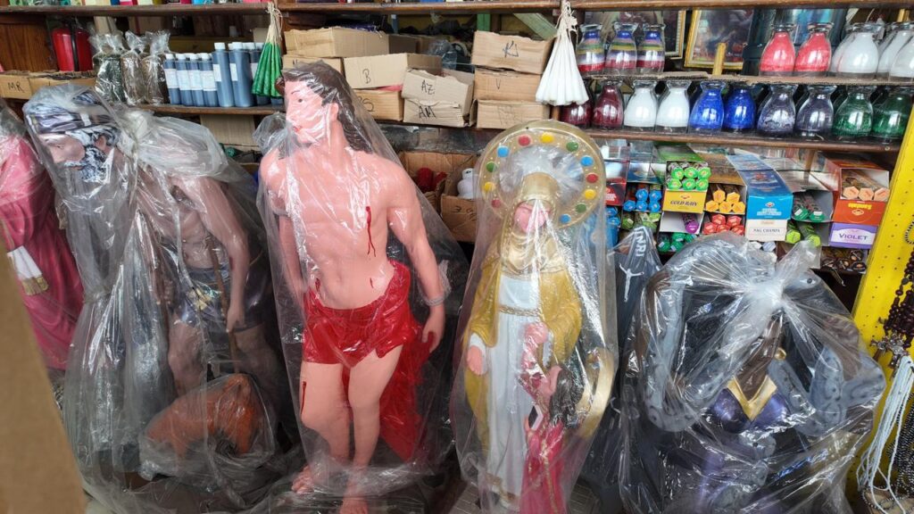 Rituales para amarres de amor dominan consultas en botánicas este viernes 13 | 4 | Rituales para amarres de amor dominan consultas en botánicas este viernes 13 - Noticias de hoy en República Dominicana | De Último Minuto