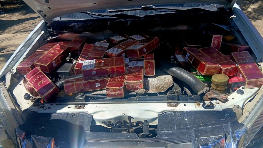 Ejército detiene hombre con 93,000 cigarrillos de contrabando ocultos en camioneta - Noticias de hoy en República Dominicana | De Último Minuto