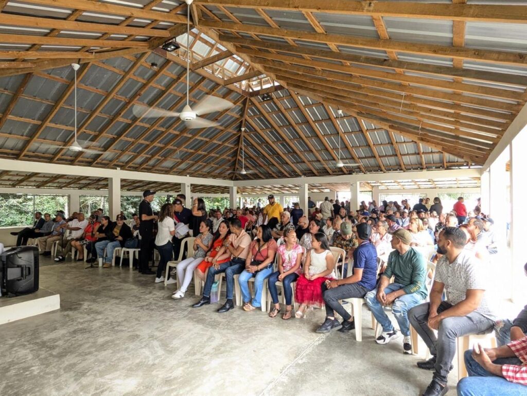 Comunidades de la Sierra imploran a Abinader construir carretera Manacla-Diferencia y rescatar servicios básicos | 3 | Comunidades de la Sierra imploran a Abinader construir carretera Manacla-Diferencia y rescatar servicios básicos - Noticias de hoy en República Dominicana | De Último Minuto