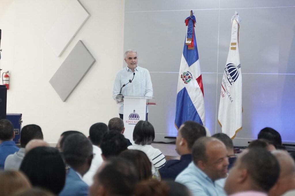 MINERD realiza jornada institucional sobre nueva Ley de Compras y Contrataciones y el Código Penal | 2 | MINERD realiza jornada institucional sobre nueva Ley de Compras y Contrataciones y el Código Penal - Noticias de hoy en República Dominicana | De Último Minuto