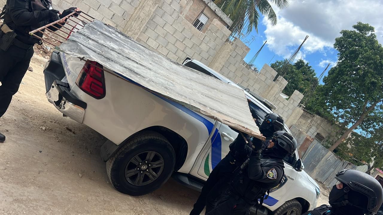 Policía desmantela punto de drogas y ocupa sustancias controladas en Villa Hermosa - Noticias de hoy en República Dominicana | De Último Minuto