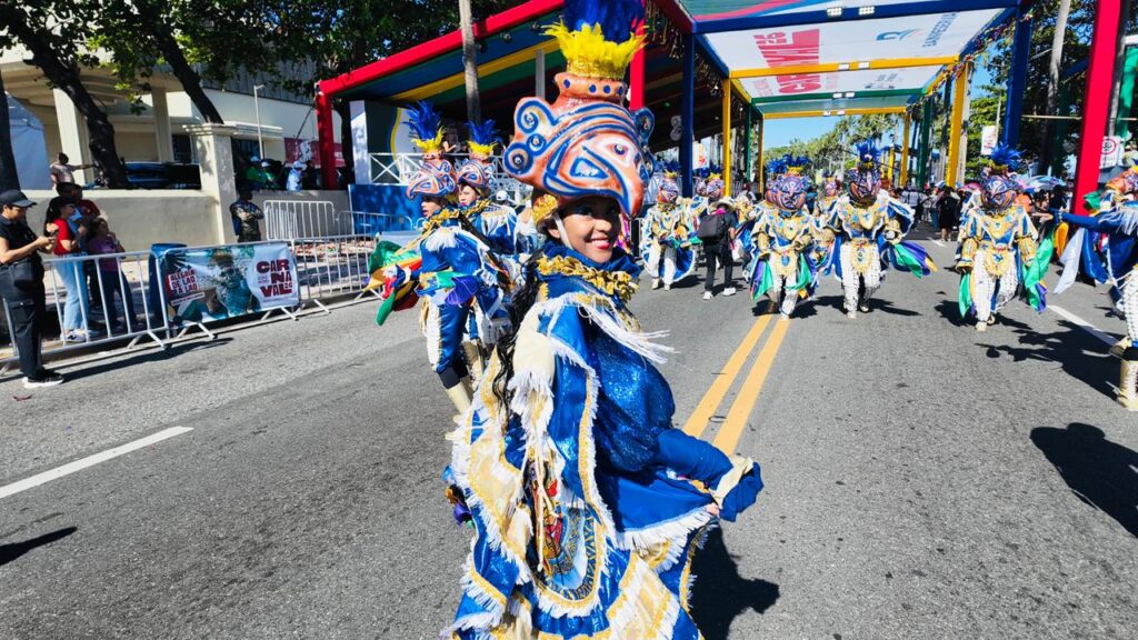 Comparsas y personajes de todo el país deslumbran en el Desfile Nacional de Carnaval 2026 | 2 | Comparsas y personajes de todo el país deslumbran en el Desfile Nacional de Carnaval 2026 - Noticias de hoy en República Dominicana | De Último Minuto