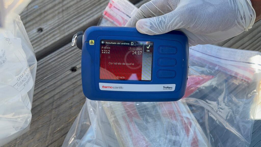 Ofensiva total contra el narcotráfico: incautan 261 paquetes de presunta cocaína y arrestan dos hombres en Baní | 2 | Ofensiva total contra el narcotráfico: incautan 261 paquetes de presunta cocaína y arrestan dos hombres en Baní - Noticias de hoy en República Dominicana | De Último Minuto